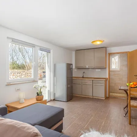 Semesterbostad Cozy In Sveti Vid Dobrinjski Gostinjac