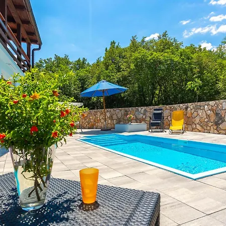 Dom wakacyjny Awesome Home In Sveti Vid Dobrinjski *