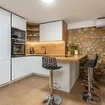 Cozy In Sveti Vid Dobrinjski 펜션
