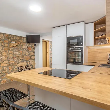 Holiday home Cozy In Sveti Vid Dobrinjski *